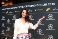 Presse-Event: Pre-Opening-Event: Feierliche Er枚ffnung des vietnamesischen Restaurants Anjoy im Prenzlauer Berg in Berlin mit prominenten G盲sten