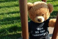 Aktion Bert - 365 Tage unterwegs zugunsten des Tierrettung Unterland e.V. in Neckarsulm bei Heilbronn: Teddybär Bert als VIP-Gast von SES-Boxing und der PR-Agentur PR4YOU bei der Europameisterschaft im Schwergewicht im Estrel Hotel Berlin